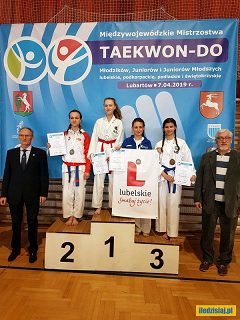 Zawodnicy na podium