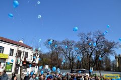 Balony wznoszą się w powietrze