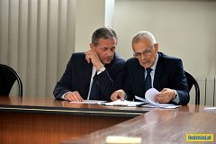 Burmistrz Jerzy Rębek z naczelnikiem Janem Gryczonem