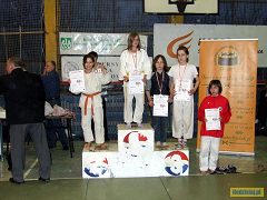Edyta Machowska - najlepsza zawodniczka turnieju i Alicja Szewczak IIIm. (2 z prawej)