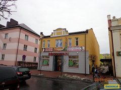 Primo Szkoła przy ul. Warszawskiej, nad Rossmanem